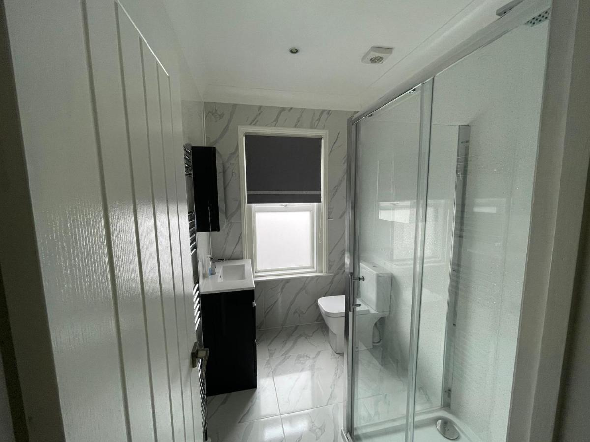 4 Bedroom House 10 Mins Walk To The Beach And Less Than A Mile From Bournemouth Main Station Exterior foto